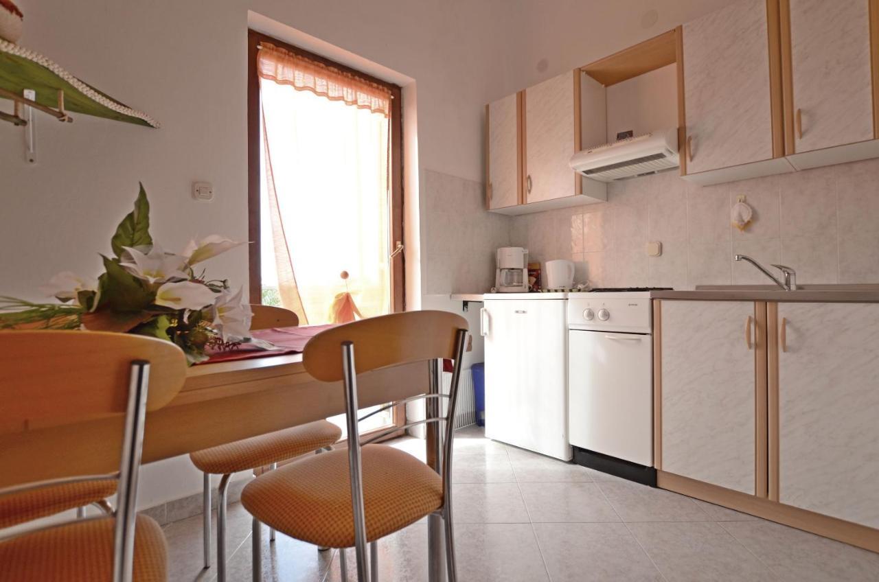 Apartments Josip Pavicini Luaran gambar